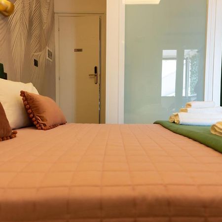 5 Sensi - Vasca Idromassaggio, Terrazzo, Fibra Ultraveloce, Parcheggio Coperto Su Richiesta Hotel Cosenza Bagian luar foto