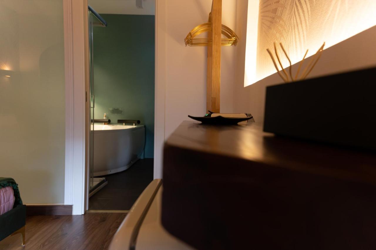 5 Sensi - Vasca Idromassaggio, Terrazzo, Fibra Ultraveloce, Parcheggio Coperto Su Richiesta Hotel Cosenza Bagian luar foto