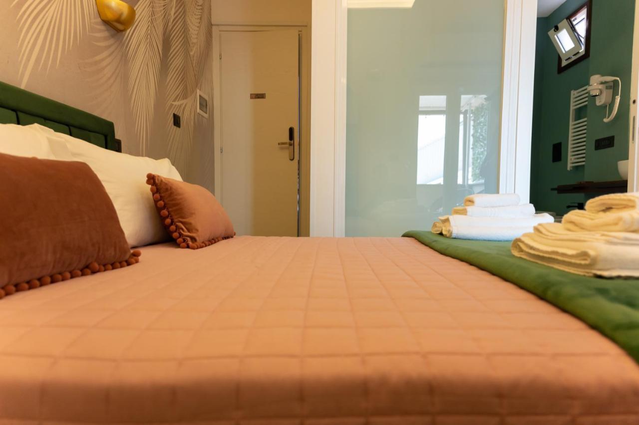 5 Sensi - Vasca Idromassaggio, Terrazzo, Fibra Ultraveloce, Parcheggio Coperto Su Richiesta Hotel Cosenza Bagian luar foto