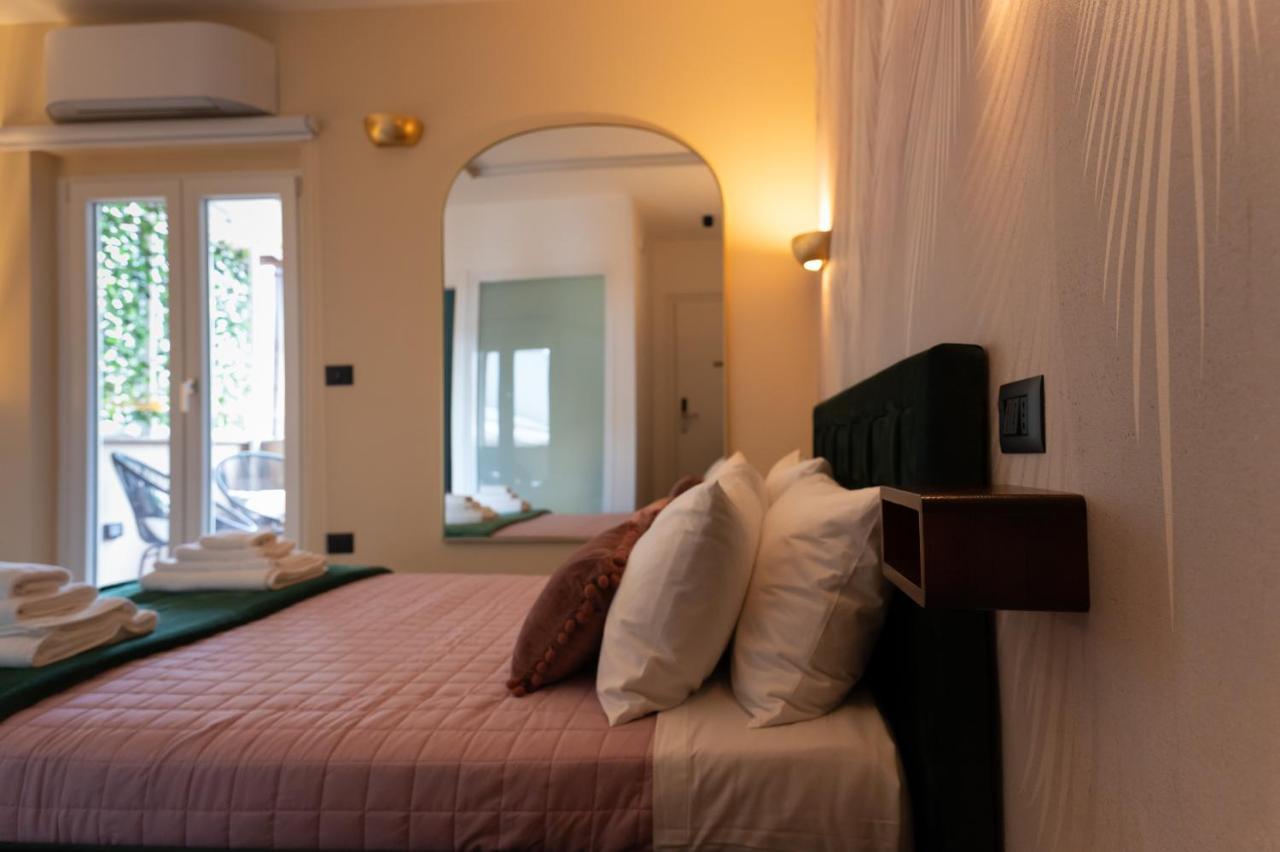5 Sensi - Vasca Idromassaggio, Terrazzo, Fibra Ultraveloce, Parcheggio Coperto Su Richiesta Hotel Cosenza Bagian luar foto